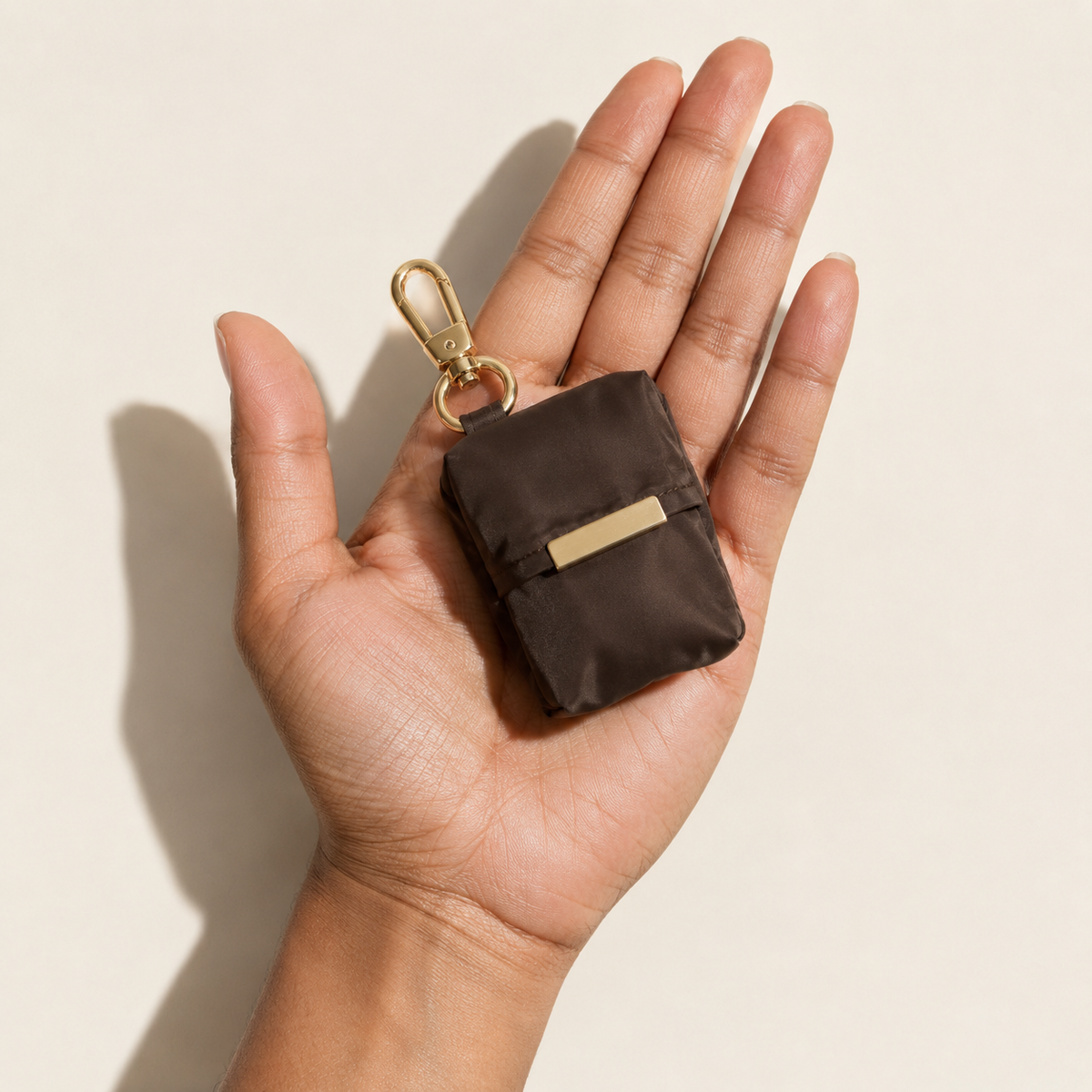 Olniy pouch size in the hand